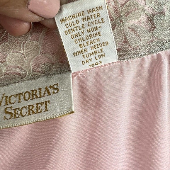 Victoria's Secret Vintage Pink Satin Pajama Set Top and Shorts M/L Gold Label - Picture 16 of 16